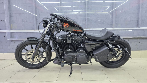 Оклейка бронепленкой moto